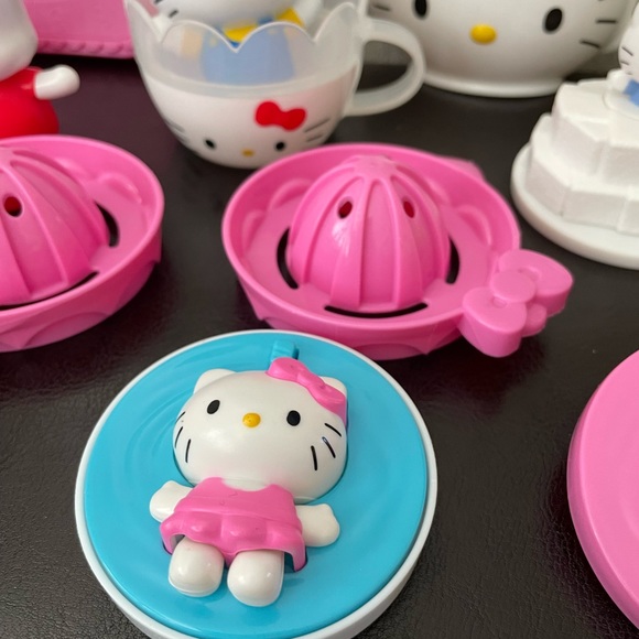 Hello Kitty Sanrio Friends Tea Sets Mcd - Picture 13 of 16